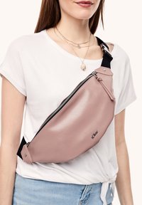 s.Oliver Sac banane - purple