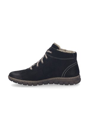 Bottines noires en cuir avec des panneaux texturés, lacets beiges et doublure en fausse fourrure. Équipées d'une semelle en caoutchouc flexible au design robuste.