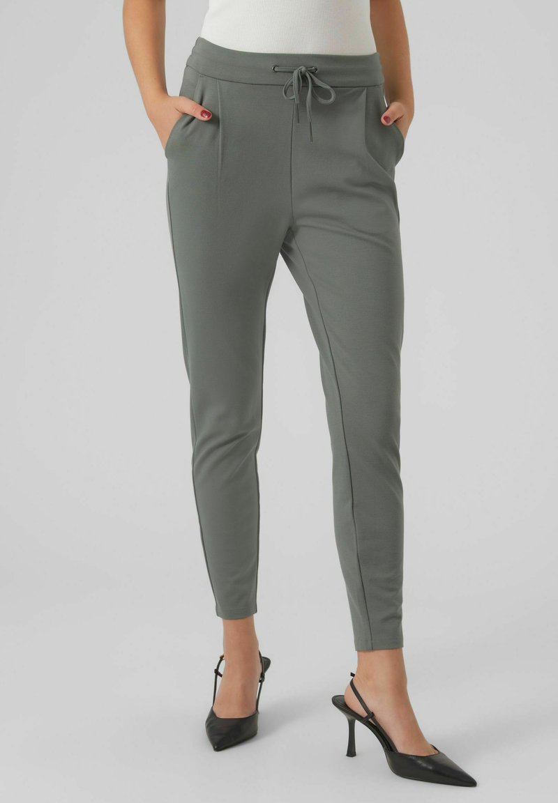 Vero Moda - VMEVA MR  STRING GA NOOS - Pantalon de survêtement - dark forest, Agrandir