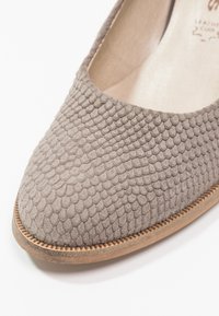 Tamaris Decolleté - grey