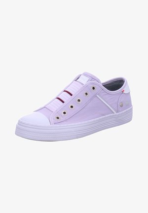 Zapatilla deportiva morada sin cordones con suela de goma blanca, ojales de metal y lengüeta acolchada, vista lateral sobre fondo blanco.