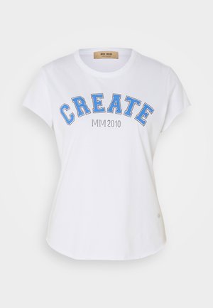 Valge puuvillane T-särk, millel on ümar kaelus, lühikesed varrukad ja sinine graafiline tekst "CREATE" allpool tekst "MIM 2010". Kõver hem detail.