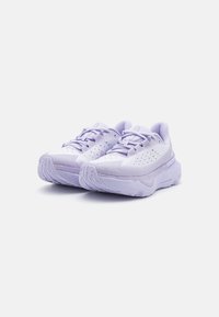 Under Armour INFINITE PRO - Maanteejooksu jalatsid - salt purple/white