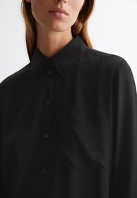 Marc O'Polo REGULAR AUS FLIESSENDEM  - Button-down blouse - black