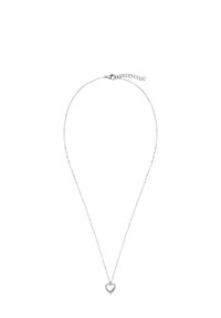 Srebrny naszyjnik z delikatnym łańcuszkiem, z zawieszką w kształcie serca. Zawieszka jest obrysowana i ma gładkie, wypolerowane wykończenie.