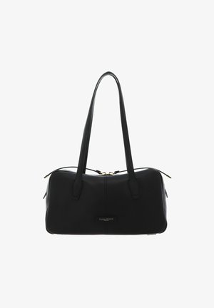 Sac à main rectangulaire en cuir noir avec deux longues poignées, fermeture éclair sur le dessus et petite étiquette de marque au centre avant.