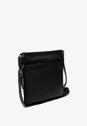 Borsa a tracolla nera in pelle con una superficie liscia, dotata di una chiusura superiore con zip, tasca frontale e tracolla regolabile.