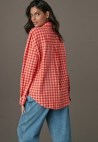 Next LOOSE FIT - Košilová halenka  - red pink gingham