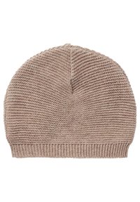 Beige gestrickte Mütze mit einem gerippten Bund, die eine glatte Textur und eine abgerundete Spitze aufweist, entworfen für einen engen Sitz.