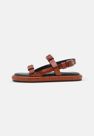 PIPE BUCKLE - Riemensandalette - brown