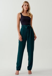TUSSAH ALANA  - Kalhoty - emerald