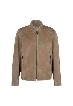 Giacca in pelle scamosciata marrone con colletto alto, chiusura a zip e due tasche anteriori con zip. Texture liscia, vestibilità su misura e design minimalista.