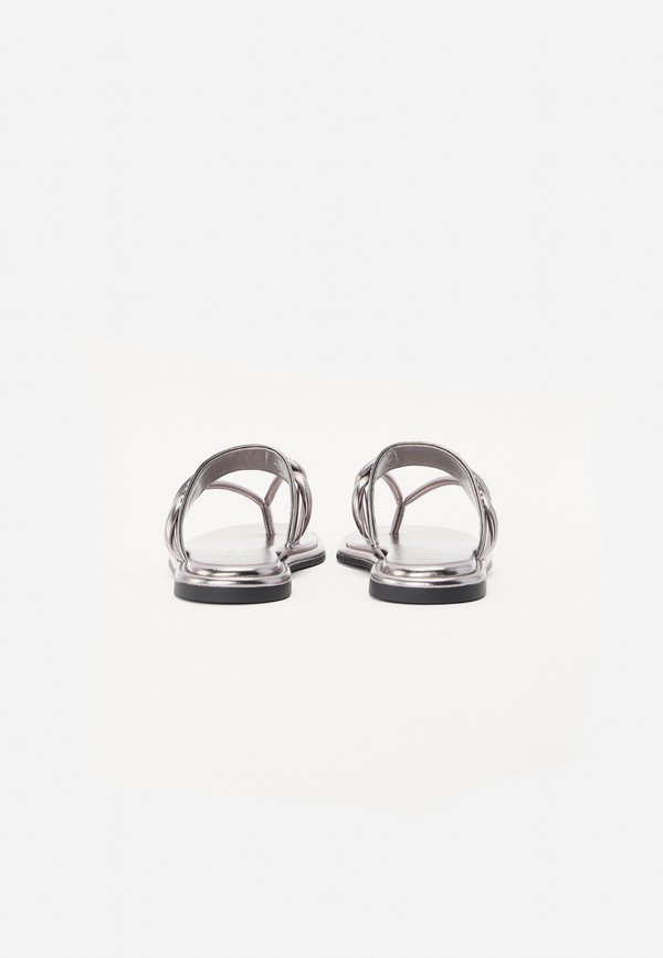 BAIRD - T-bar sandals3