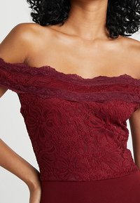 Missguided Cocktailklänning - bordeaux