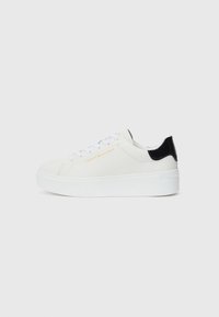 CHIC - Trainers - white