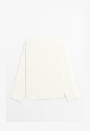 Maglia bianca semplice a maniche lunghe con collo rotondo, stesa in piano, mostra il retro con un design semplice e pulito senza loghi o motivi visibili.