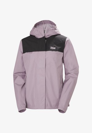 Chaqueta impermeable morada con un panel superior negro en el pecho, capucha ajustable, bolsillos laterales y puños elásticos. Presenta un logo en el lado izquierdo.