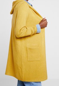 s.Oliver Kardigan - dark yellow