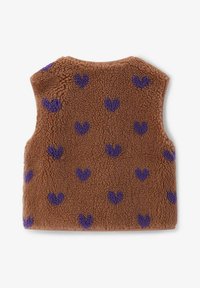 Gilet en polaire marron avec une texture douce, arborant des motifs de cœurs violets sur l'ensemble. Sans manches, avec un col rond et une coupe décontractée.