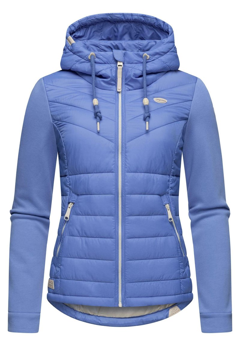 Heled sinine jope, millel on tõmbluku esiosa, patjadega keha ja pehmed varrukad. Omab kapuutsi, reguleeritavaid paelu ja lukuga küljetaskuid.