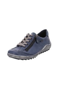 Baskets bleu marine avec un dessus en cuir texturé, des lacets gris, une fermeture éclair sur le côté et une semelle en caoutchouc striée pour plus d'adhérence et de flexibilité.