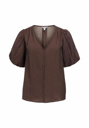Blouse marron texturée à col en V profond et manches courtes bouffantes, avec une coupe ample et des détails de coutures visibles sur le devant.