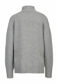 Grauer Strickpullover mit hohem Kragen, lockerer Passform, gerippten Bündchen und Saum, weicher Textur und einem klaren Design ohne sichtbare Verschlüsse.