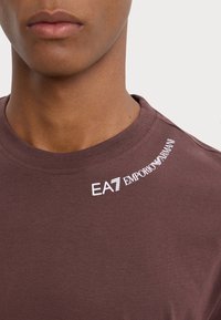EA7 Emporio Armani UNISEX - T-shirt basic - puce