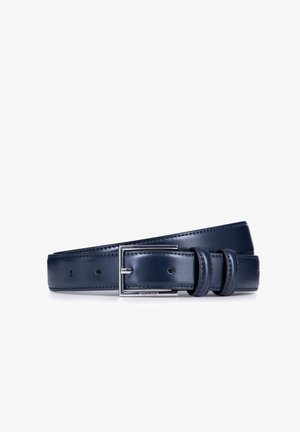Cintura in pelle blu navy con un design elegante, superficie liscia e fibbia in metallo. Presenta più fori di regolazione e cuciture a contrasto.