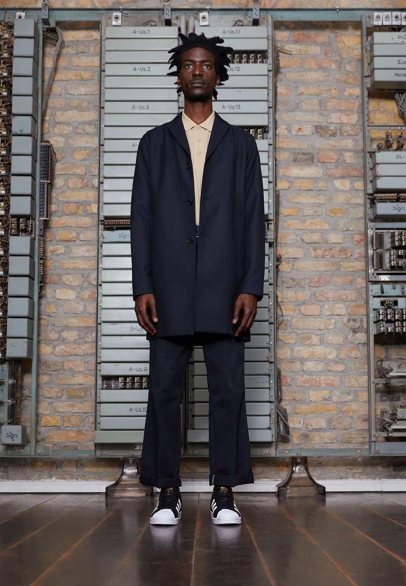 adidas Originals SUPERSTAR UNISEX - Sapatilhas - core black/footwear white/gold metallic