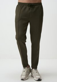 WITH ELASTIC WAIST - Pantaloni sportivi - khaki