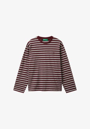 Maglietta a maniche lunghe con scollo rotondo a righe orizzontali bordeaux e grigie, piccolo logo bordeaux sul lato sinistro del petto, etichetta verde del marchio all'interno del colletto.