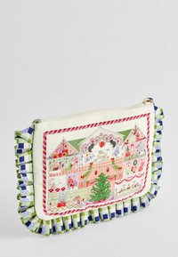 Audinių maišelį su atvartiniu dizainu, kuriame yra centrinė žalia Kalėdų eglutė, apsupta raukšlėtu žaliu ir tamsiai mėlynu languotu kraštu. Uždarymas zip.