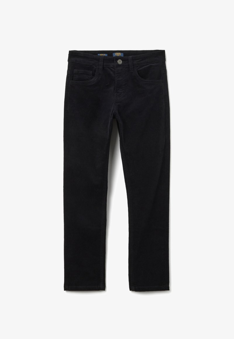 Pantalones de pana negros ajustados con botón y cremallera en la parte delantera, diseño de cinco bolsillos y trabillas para cinturón, dispuestos planos sobre un fondo blanco.