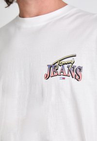 Thumbnail Image 7