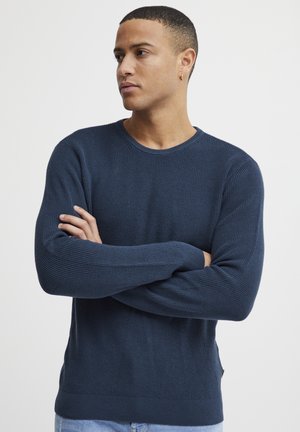 11 Project PREDWIN FEINSTRICK O-NECK - Strickpullover - dress blues