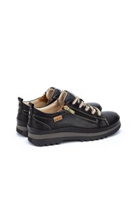 Pikolinos VIGO - Zapatillas - black