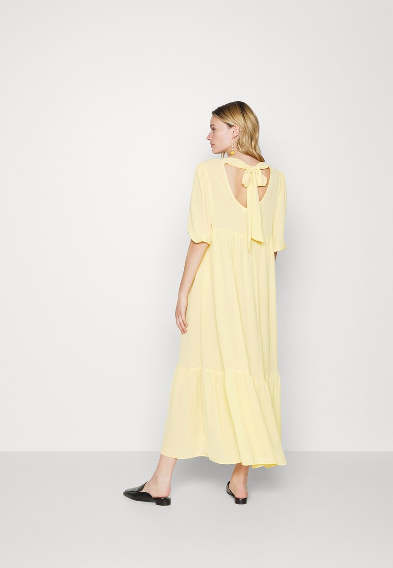 Damen Freizeitkleider | Glamorous Bloom TIERED SMOCK MIDAXI DRESS WITH PUFF SHORT SLEEVES SCOOP BACK Freizeitkleid lemon/gelb Damen Freizeitkleider | Glamorous Bloom TIERED SMOCK MIDAXI DRESS WITH PUFF SHORT SLEEVES SCOOP BACK Freizeitkleid lemon/gelb