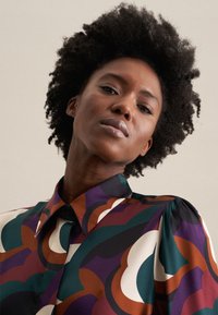 Seidensticker REGULAR - Blusenkleid - black