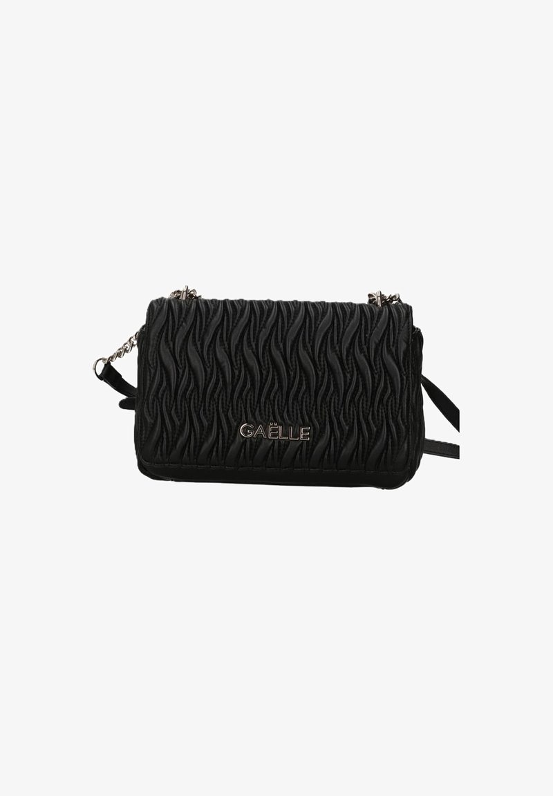 Borsa a tracolla nera con motivo testurizzato ondulato, accessori in tonalità argento e logo impresso sul davanti. Presenta una tracolla a catena removibile.