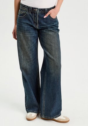 TIEF SITZENDE   - Wide Leg - denim dirty