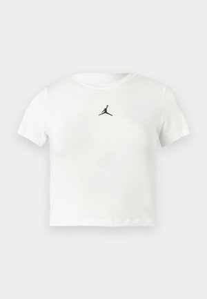 Balts kokvilnas īsais t-krekls ar melnu Jumpman logotipu centrā. Īsas piedurknes un apaļa kakla izgriezums ar tīkamu tekstūru.