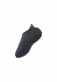 Scarpe da ginnastica nere con suola in gomma texturizzata, tomaia con motivo astratto e una linguetta sul tallone per indossarle facilmente.