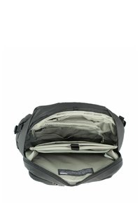 Sac messager noir avec un extérieur lisse, incluant plusieurs compartiments, une fermeture éclair et une doublure intérieure gris clair.