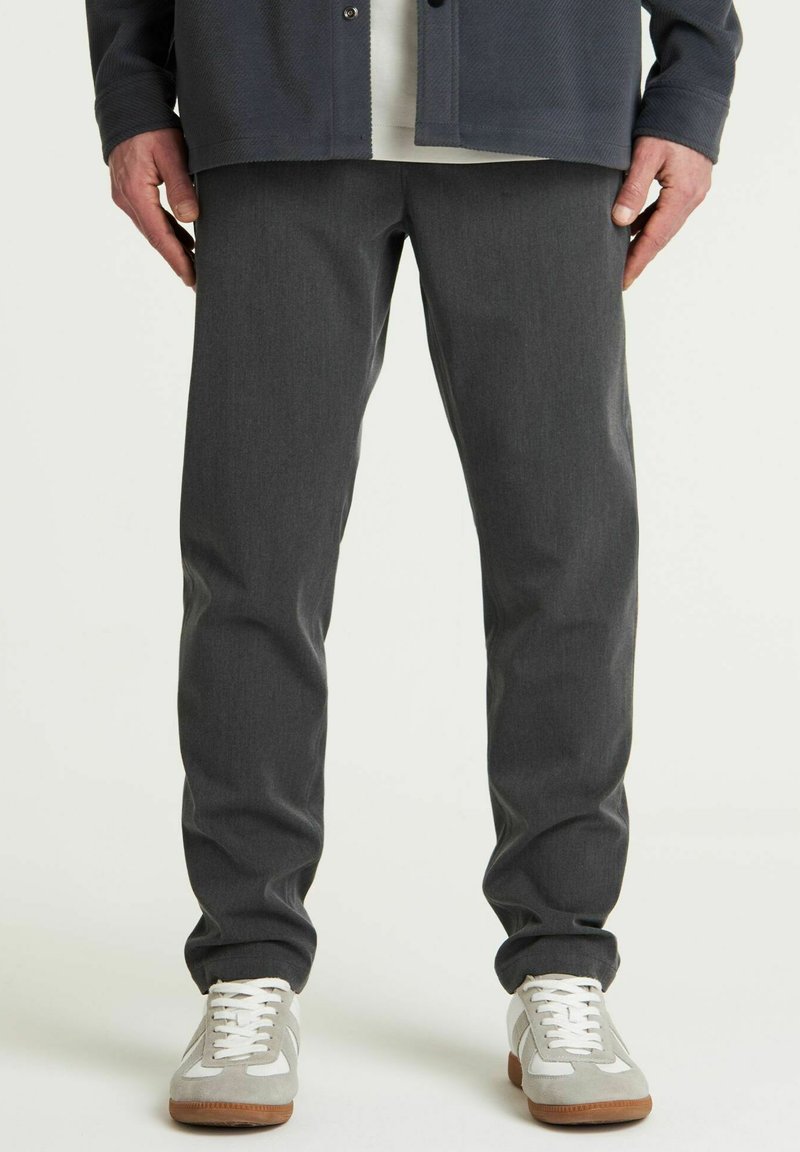 CHASIN' Stone Dual - Auduma bikses - dark grey