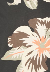Only & Sons ONSKLOP FLORAL TEE  - T-shirts med print - pear sorbet