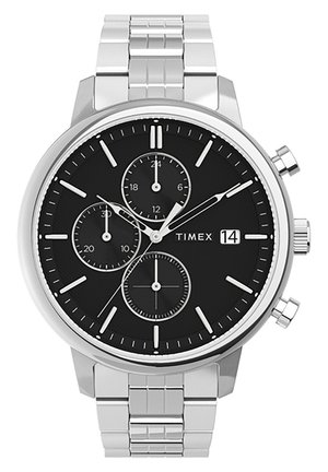 Montre chronographe en acier inoxydable argenté avec un cadran noir texturé, trois sous-cadrans et un guichet de date. Elle possède des index et des aiguilles argentés.