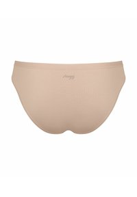 Beige Sloggi Slips mit glatter Textur, niedrigem Schnitt und einem dezenten Logo auf der Rückseite. Nahtlose Kanten erhöhen den Tragekomfort.