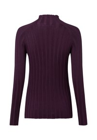 Lila gerippter Langarmpullover mit einem hohen Kragen. Besitzt einen strukturierten Stoff mit vertikalen Streifen, die dem Design Tiefe verleihen.