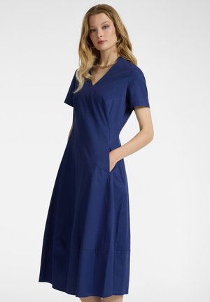 Elena Mirò, AUSGESTELLTES  - Robe de jour - blu